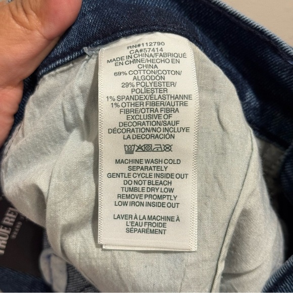 True Religion NWT 30 Medium Wash Ricky SN Relaxed Straight Cut Off Denim Shorts - Picture 4 of 10